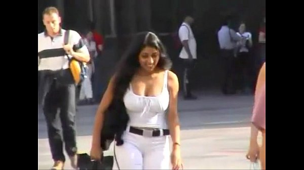Cleavage show by Indian woman