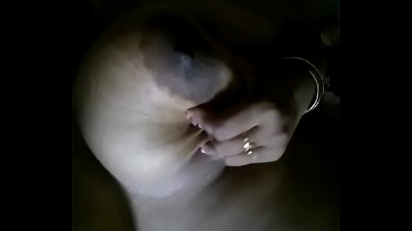 indian aunty showing boobs part