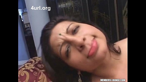 Indian babe fucked by two dicks
